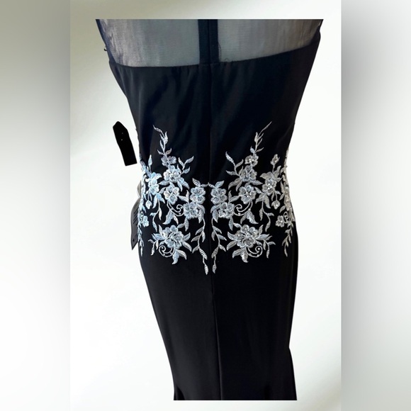BETSY & ADAM Black Stretch Zippered Embroidered V Neck  Evening  Dress Size 6 - Picture 8 of 16